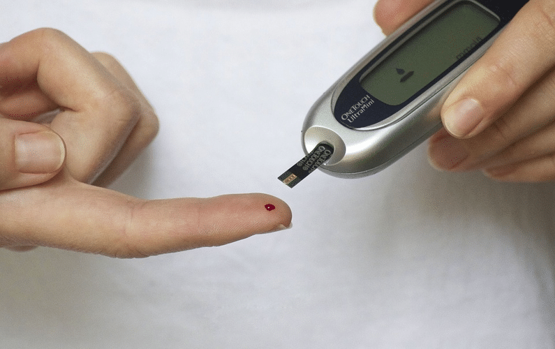 diabetes test on finger | health problems | Peace Evolution